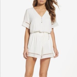 **SOLD** Women’s V-Neck Short Sleeve Romper